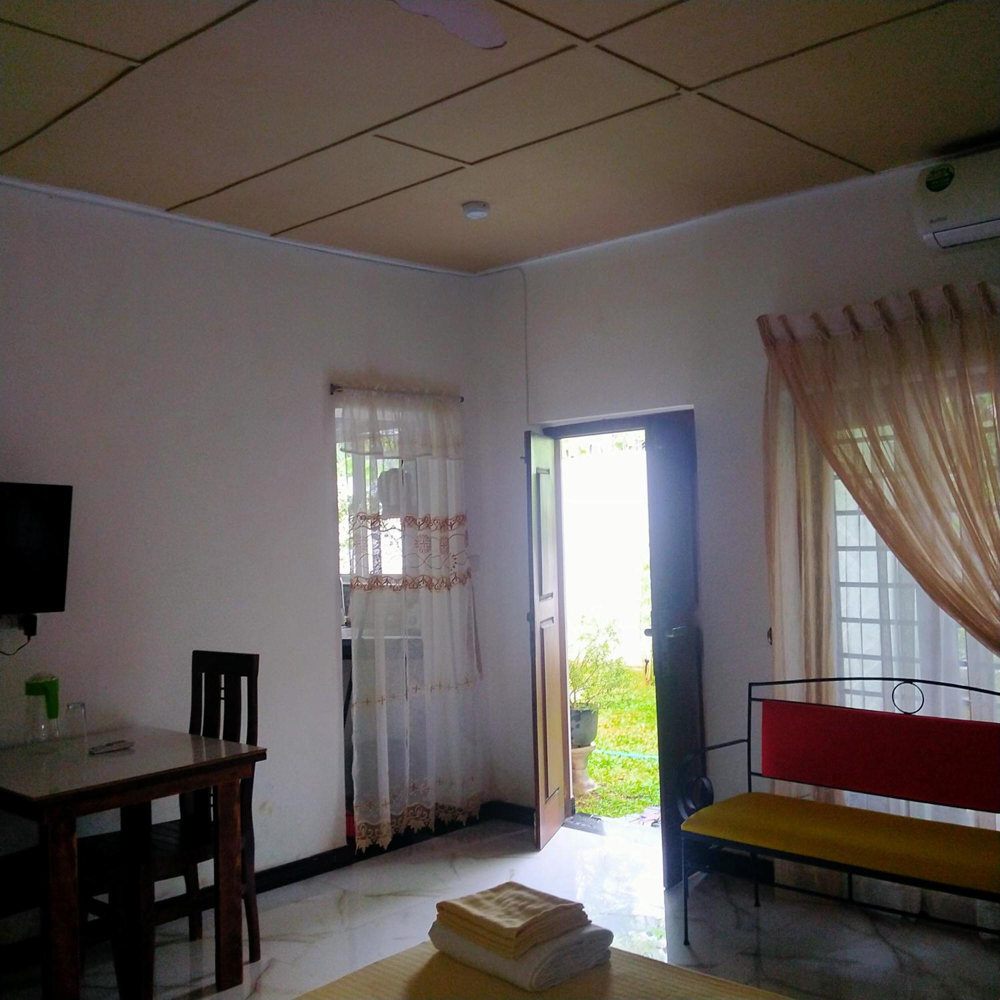 Living Home Negombo Ruang foto