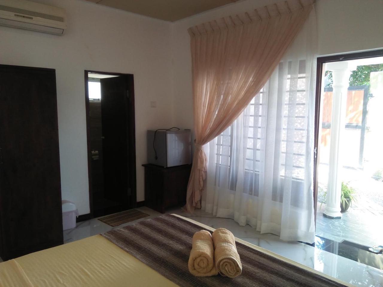 Living Home Negombo Bagian luar foto