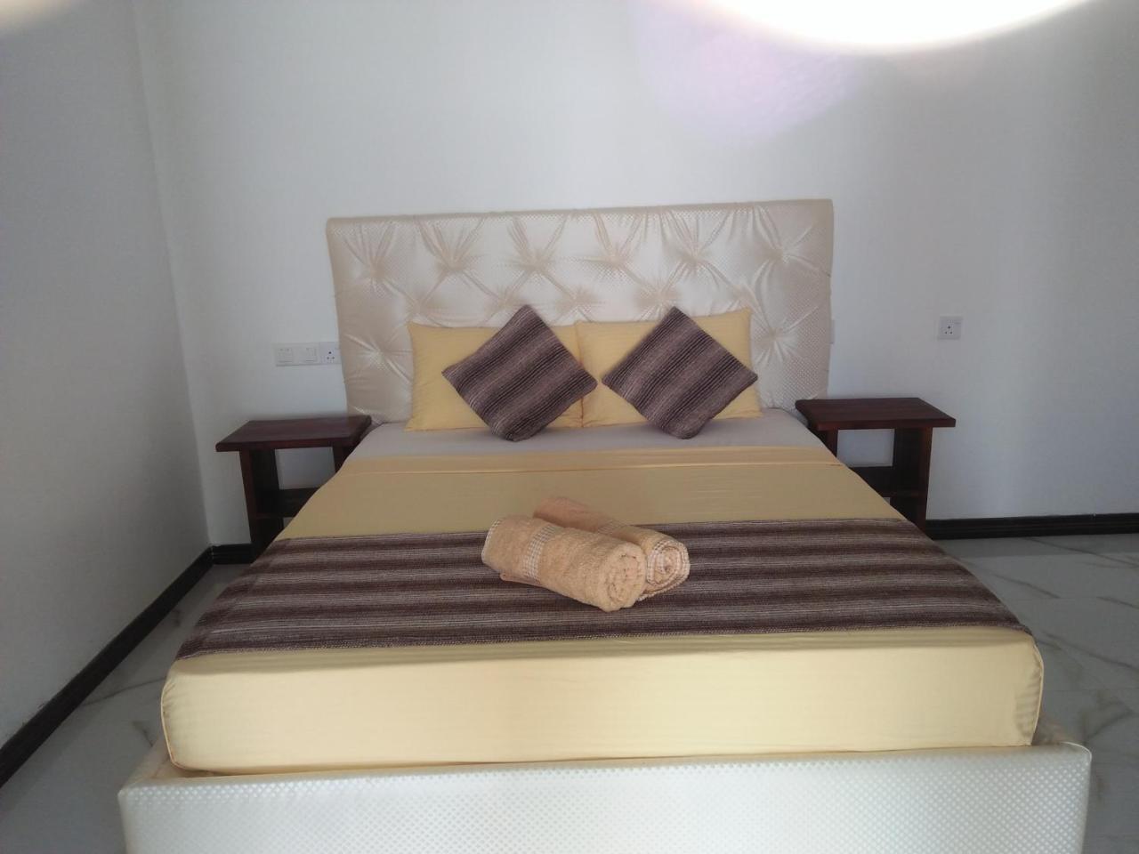Living Home Negombo Bagian luar foto