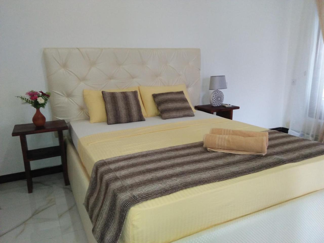 Living Home Negombo Bagian luar foto